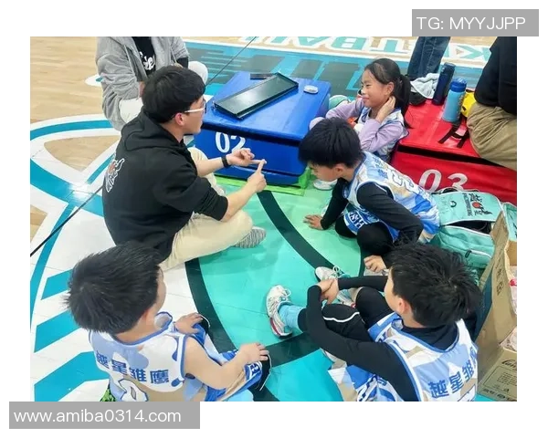 北京排球队在亚运会中的团队协作展现出卓越实力与默契配合的精彩表现