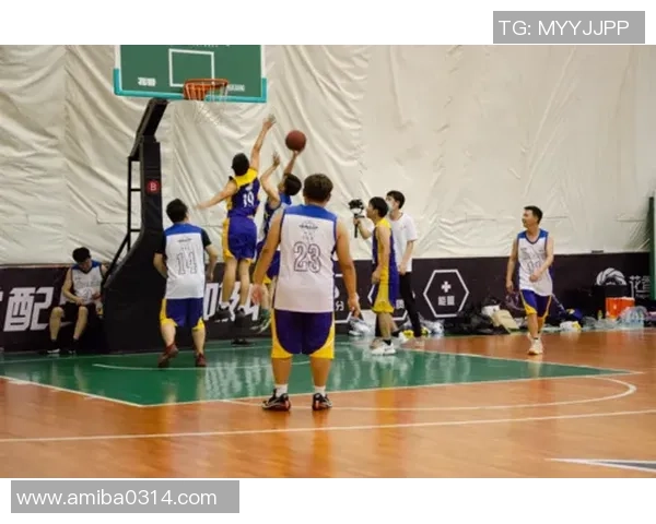 赛后复盘:北京篮球队与重庆篮球队的团队协作分析与战术探讨